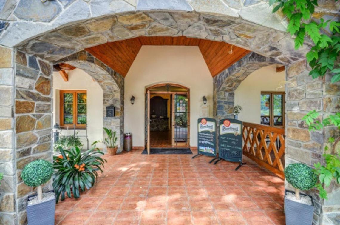 Pension Restaurant Bobrovnik ลิโปวา ลาสเนีย ภายนอก รูปภาพ